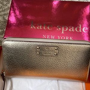 Wallet full zip gold Kate Spade